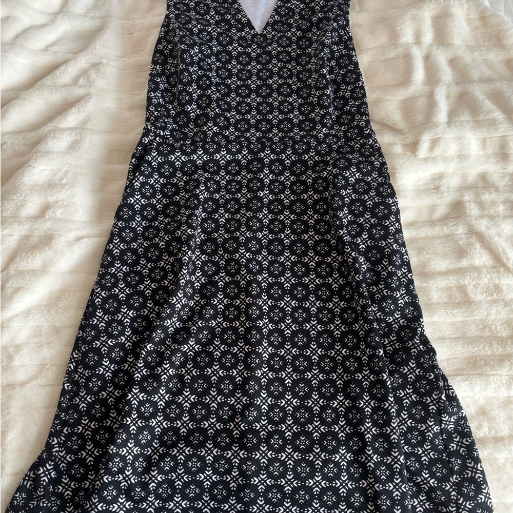 Elegant Black and White Patterned Dress